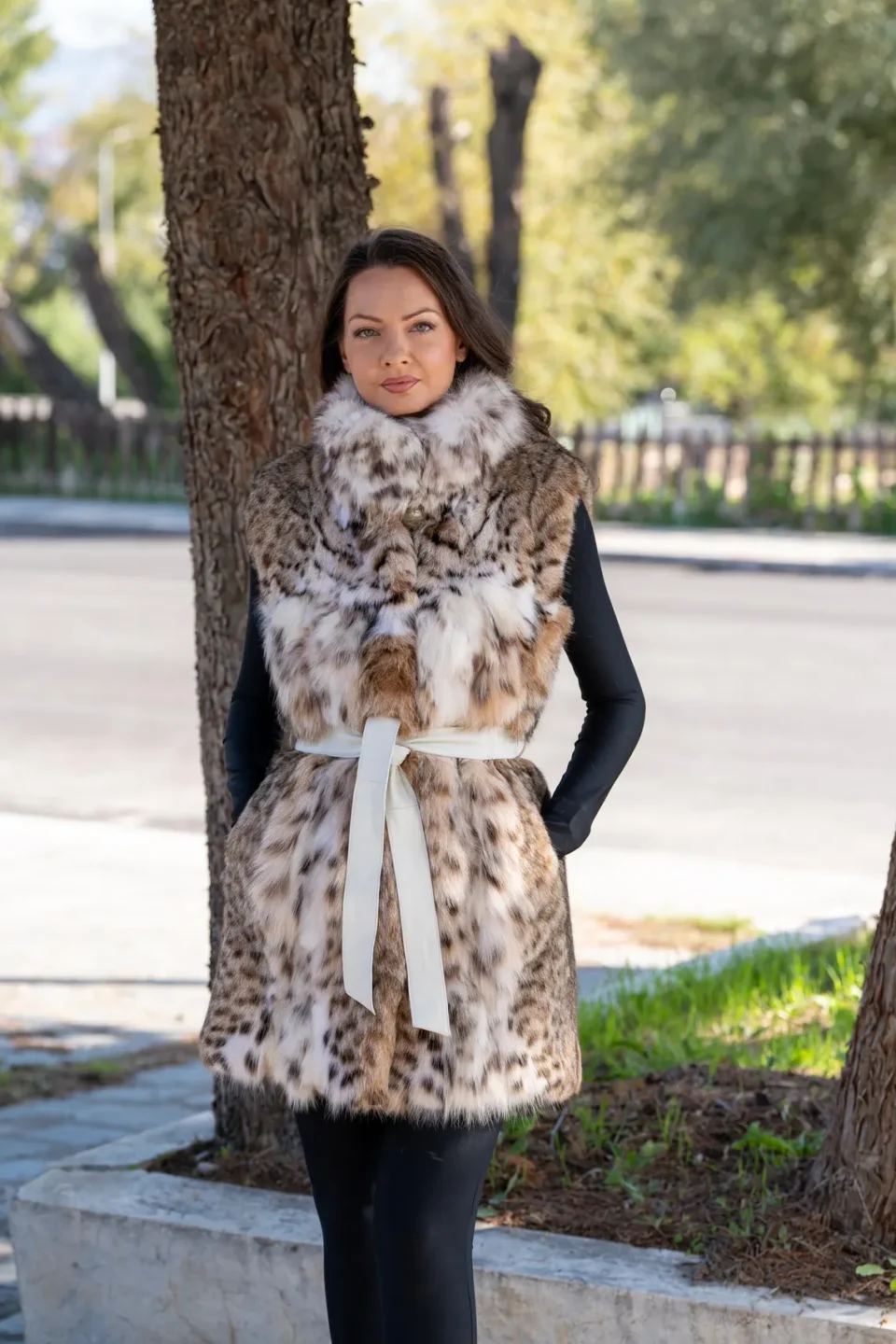 Lynx Fur Vest with White Collar and Belt
